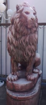 Monumentálny Lev na betónovom podstavci – Obrázok 13