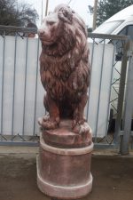 Monumentálny Lev na betónovom podstavci – Obrázok 8