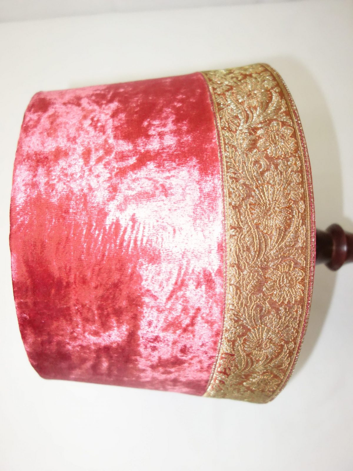 Nočná lampa červená zlatý lem – Obrázok 5