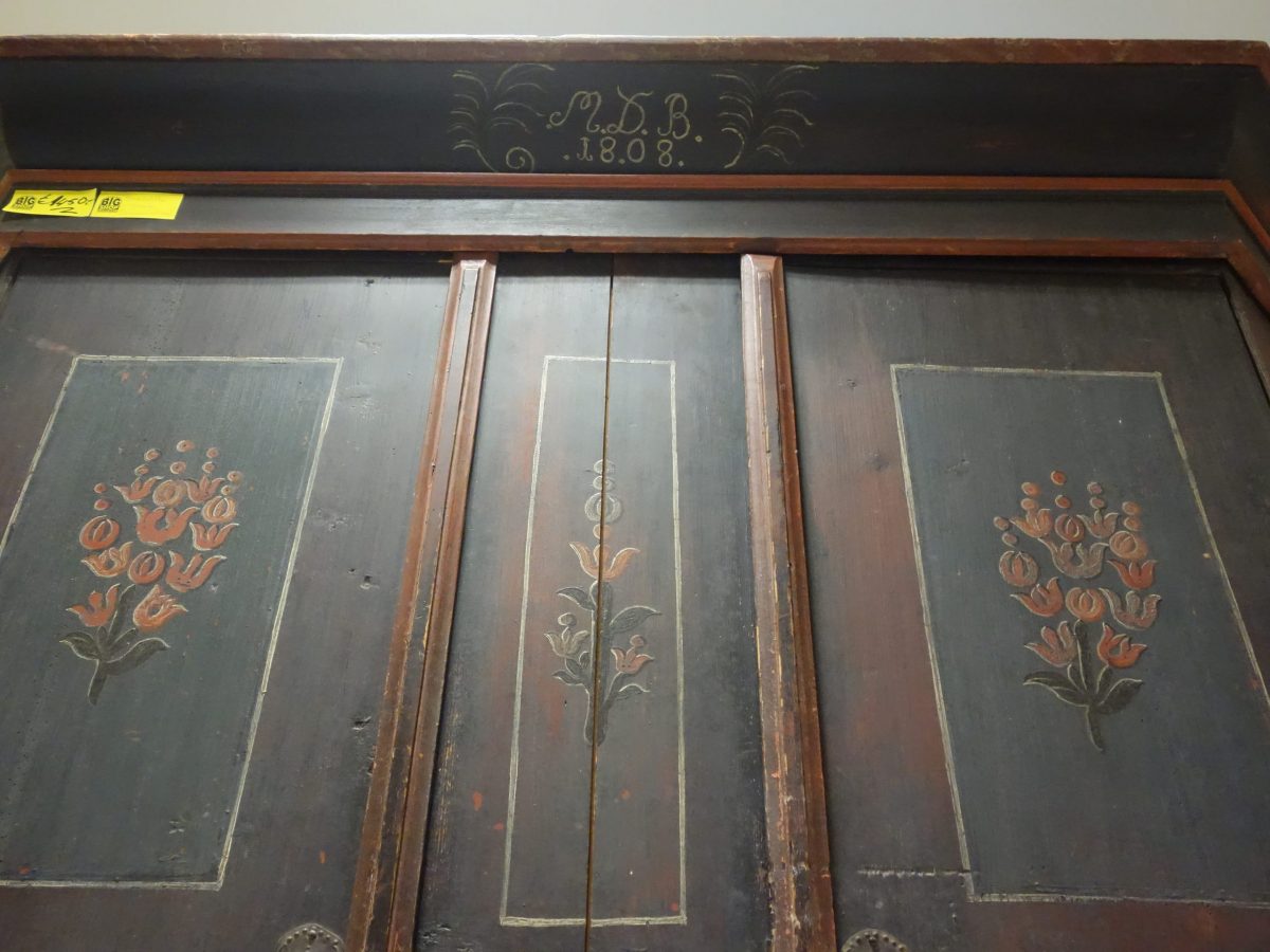 Starožitná maľovaná skriňa – Obrázok 3