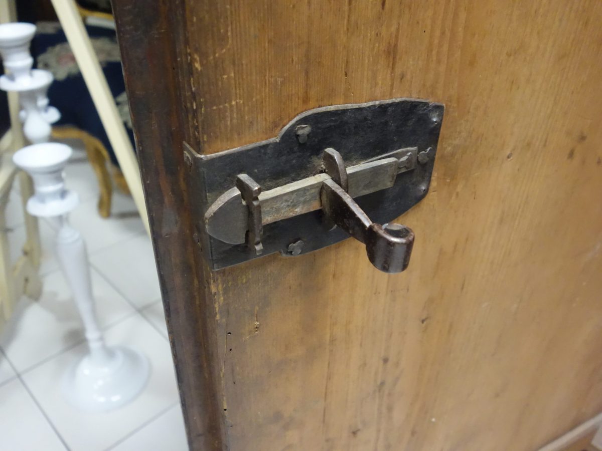 Starožitná maľovaná skriňa – Obrázok 13