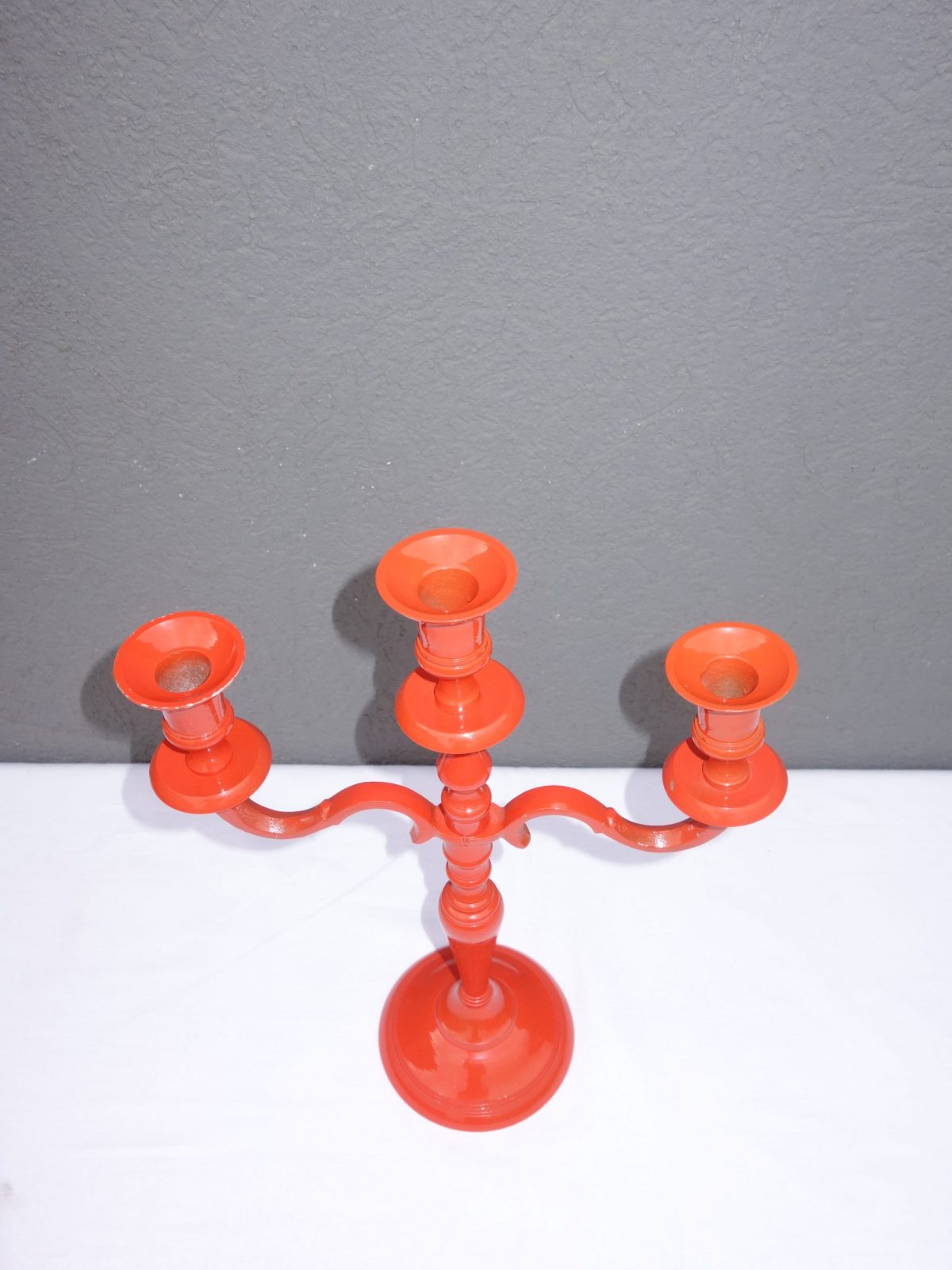 Svietnik oranžový 3 ramenný 37 cm – Obrázok 4