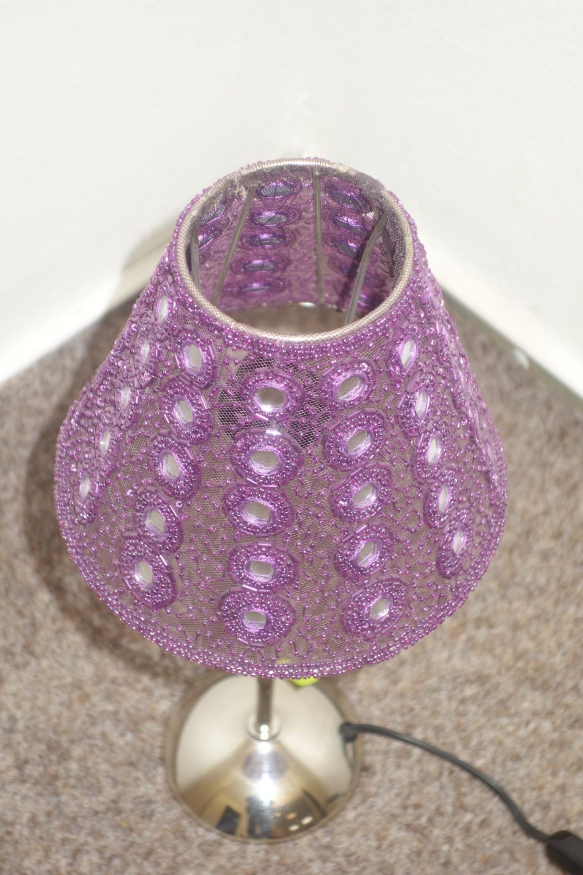 Nočná  lampa fialová sieťovaná - 45 cm – Obrázok 2