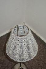 Nočná  lampa  biela sieťovaná -45 cm – Obrázok 3