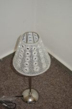 Nočná  lampa  biela sieťovaná -45 cm – Obrázok 4