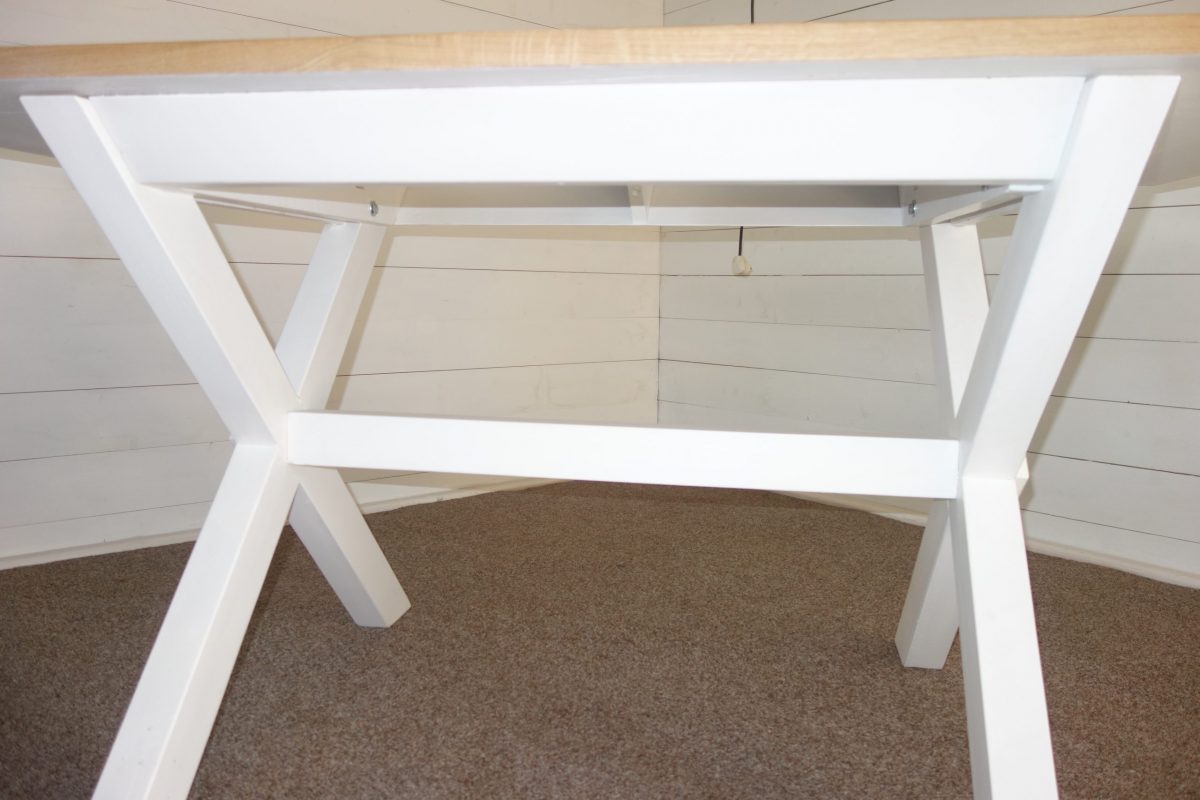 Stôl  dubový s  bielymi nohami – Obrázok 3