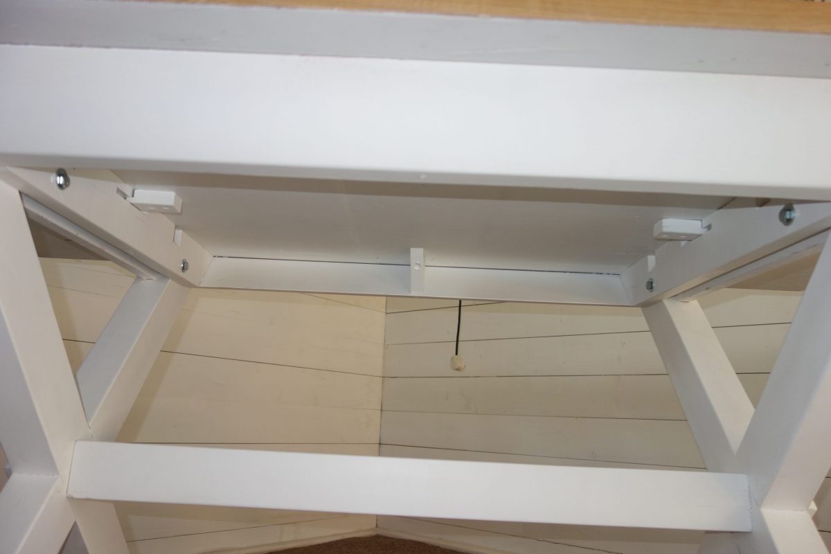 Stôl  dubový s  bielymi nohami – Obrázok 5