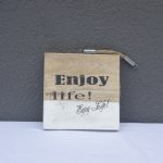 Drevená  tabuľa  s  nápisom  20  x  20  x  2,5  cm