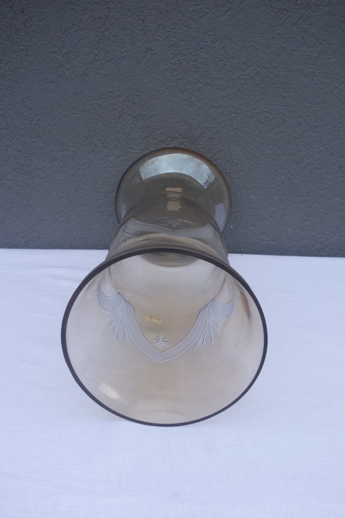 Sklenená  váza  so  zaujímavým  vzorom  s  jemným   oranžovým  nádychom – Obrázok 2