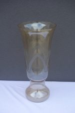 Sklenená  váza  so  zaujímavým  vzorom  s  jemným   oranžovým  nádychom "MAXI"