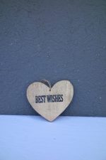 Srdiečko  drevené   svetlo   hnedé  "VŠETKO  NAJLEPŠIE"