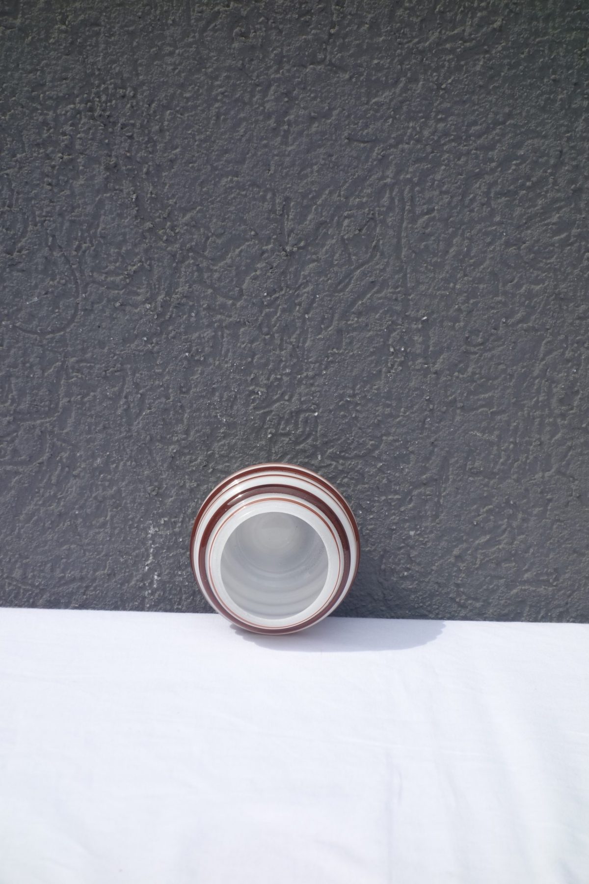 Svietnik   bielo  -  hnedý – Obrázok 3