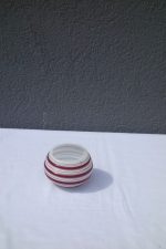 Svietnik   červeno  -  biely   9,5  x  11  cm