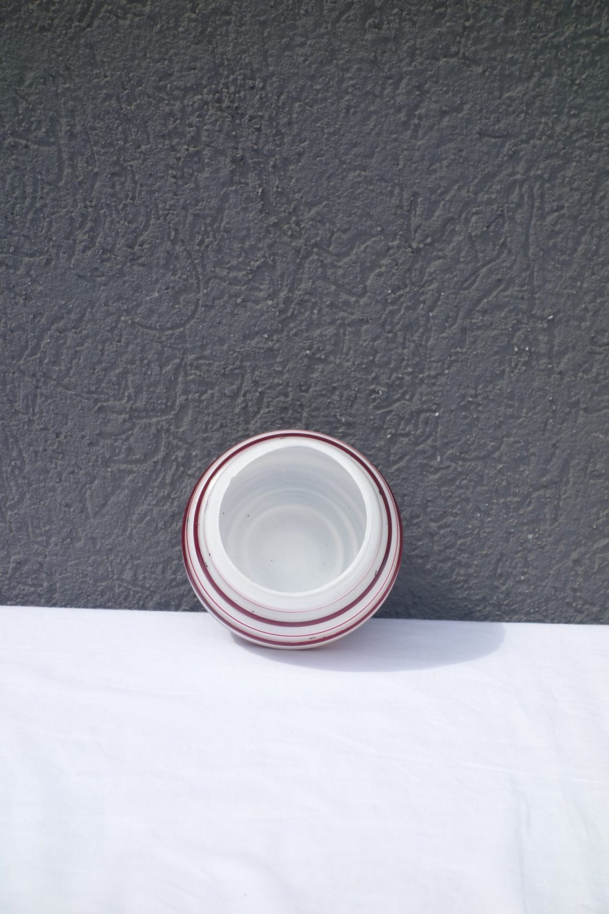 Svietnik   červeno  -  biely   9,5  x  11  cm – Obrázok 3