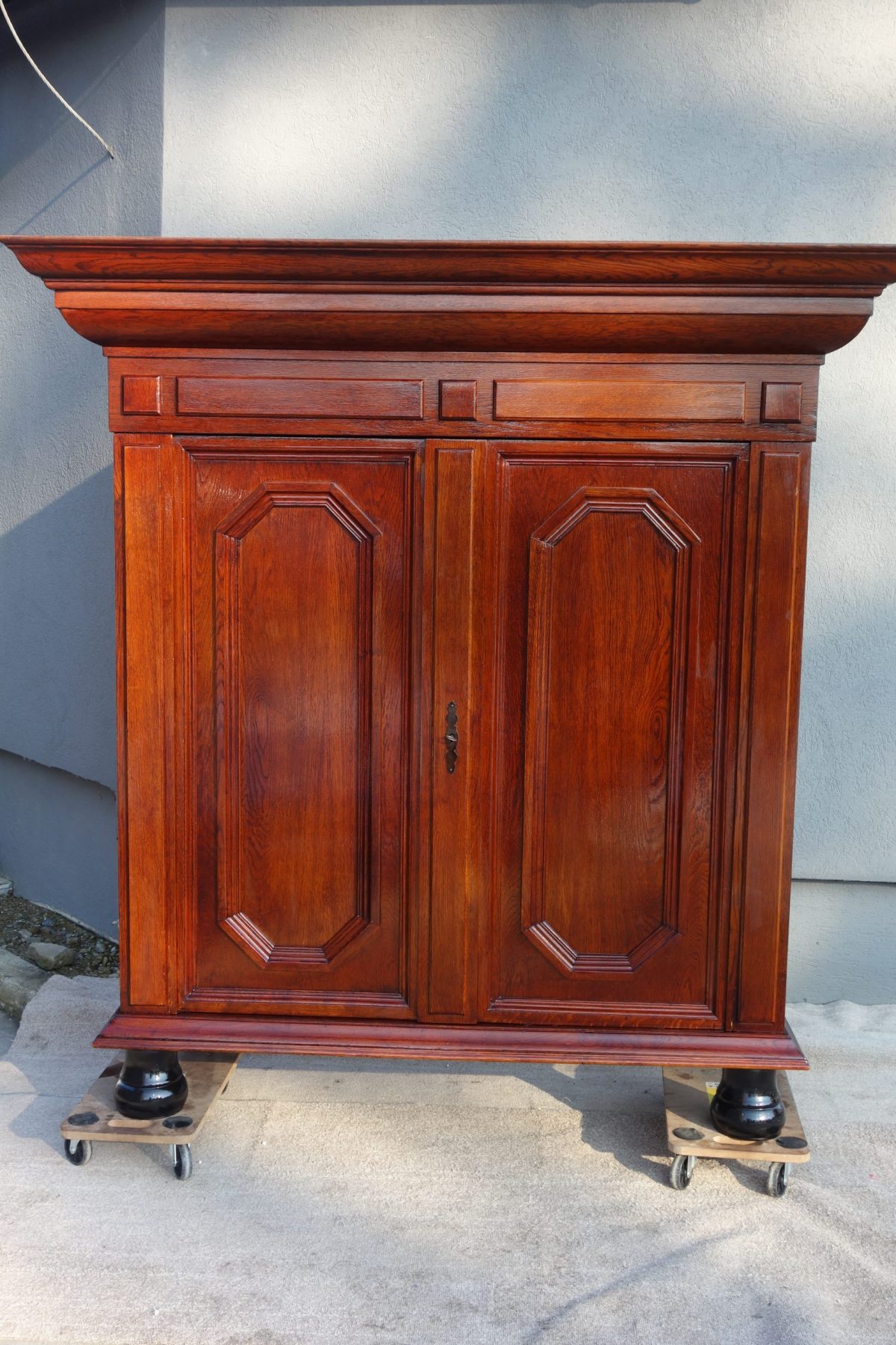 Skriňa   Holandská  -   dub   masív   starožitná – Obrázok 2