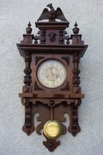 Hodiny  starožitné  nástenne  kyvadlové