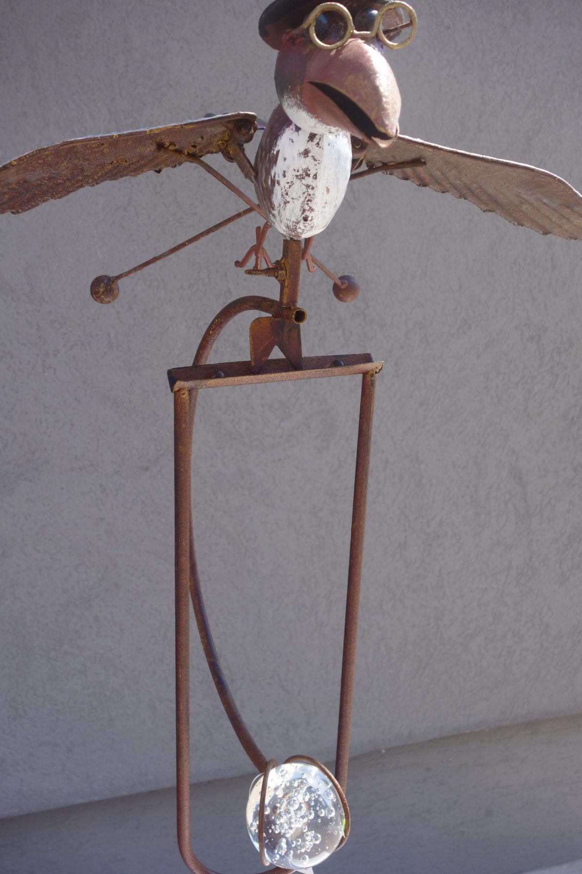 Záhradná   dekorácia    vtáčik  s  klobúkom – Obrázok 6