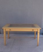 Stôl   jedálensky    so    sklom