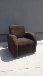 Kreslo   tmavo  -  hnedé