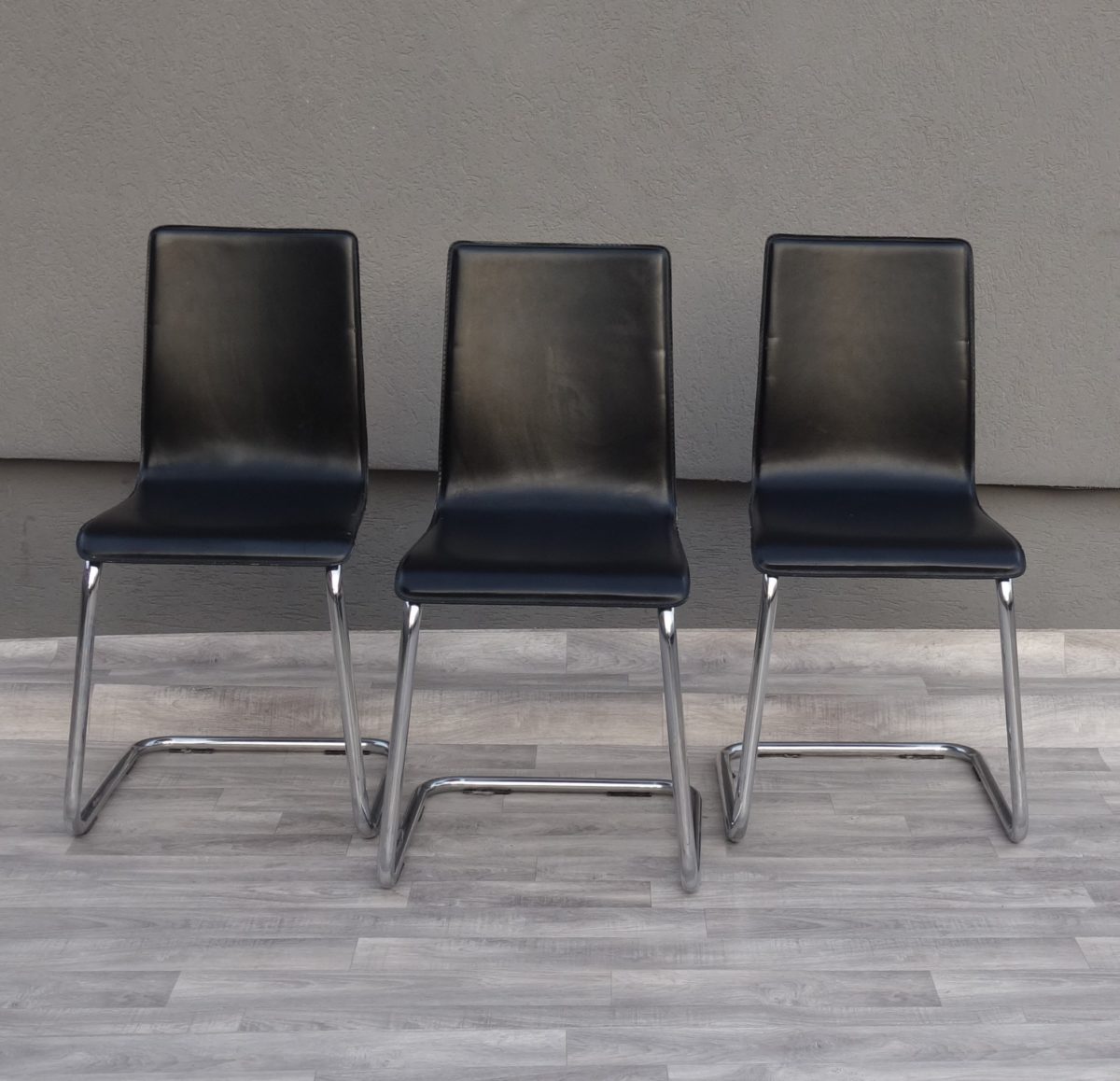 Stolička  kožená  -  čierna – Obrázok 2