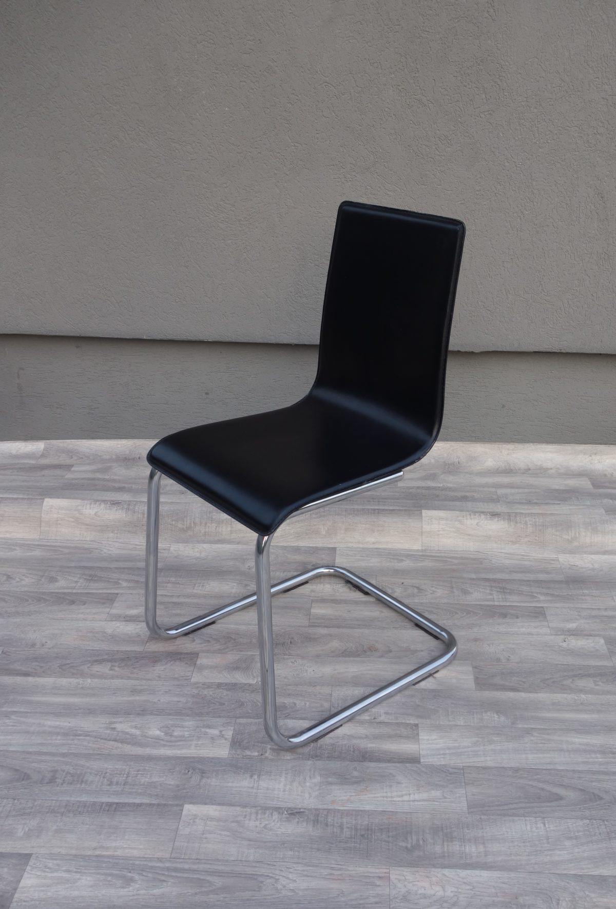 Stolička  kožená  -  čierna – Obrázok 4