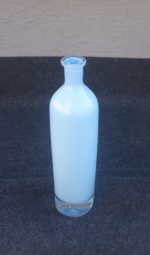 Váza  modrá  na  jeden  kvet