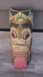 Totem   ručne   vyrezávaný