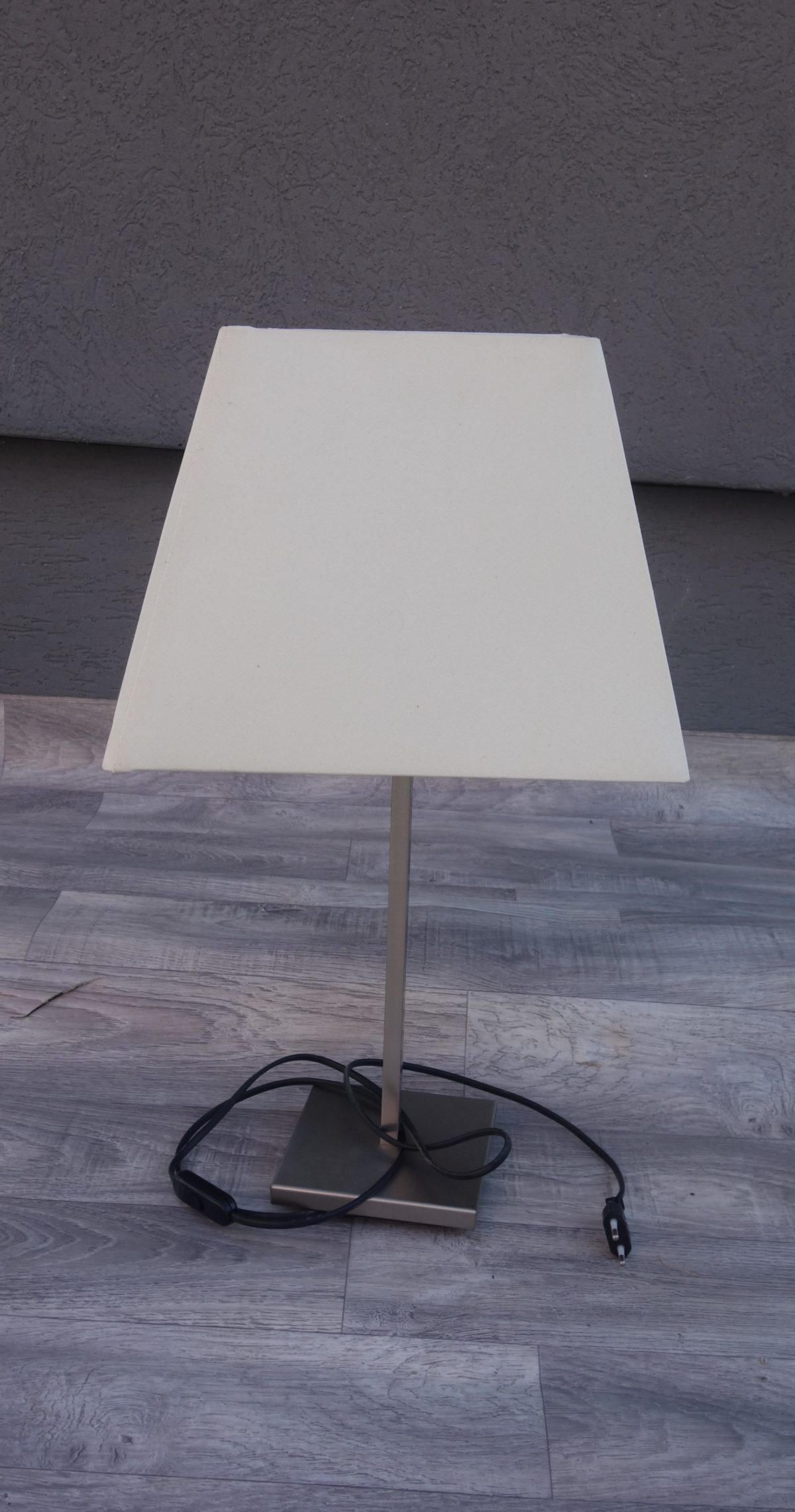 Lampa  s  kovovou  nohou – Obrázok 2