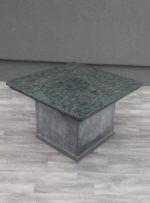 Stolík  mramorový  –  granit  –  s  kovovou  nohou  –  85  cm