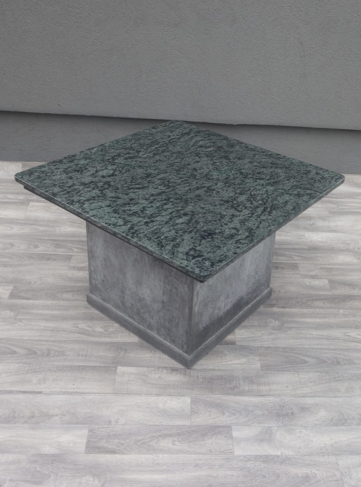 Stolík  mramorový  –  granit  –  s  kovovou  nohou  –  85  cm – Obrázok 2