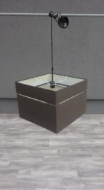 Lampa  závesná  s  hnedým  tienidlom