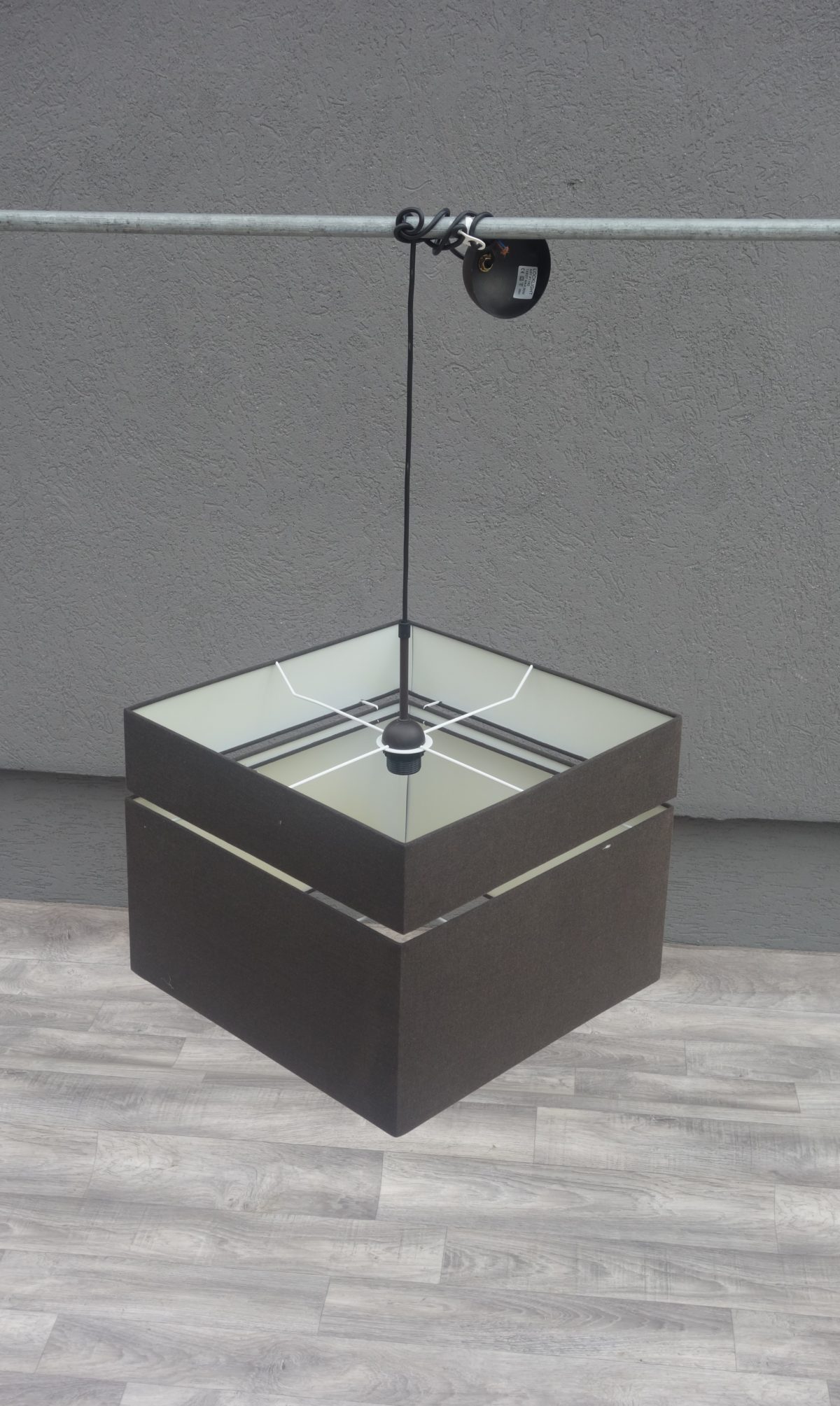 Lampa  závesná  s  hnedým  tienidlom – Obrázok 2