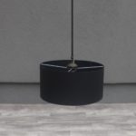 Lampa  závesná  s  čiernym  tienidlom