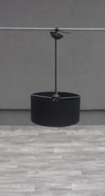 Lampa  závesná  s  čiernym  tienidlom