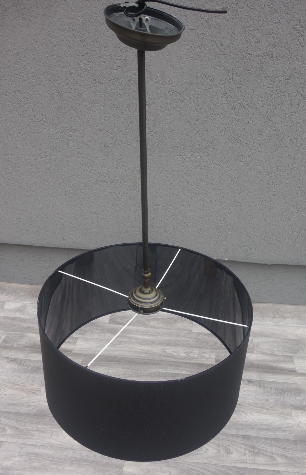 Lampa  závesná  s  čiernym  tienidlom – Obrázok 5