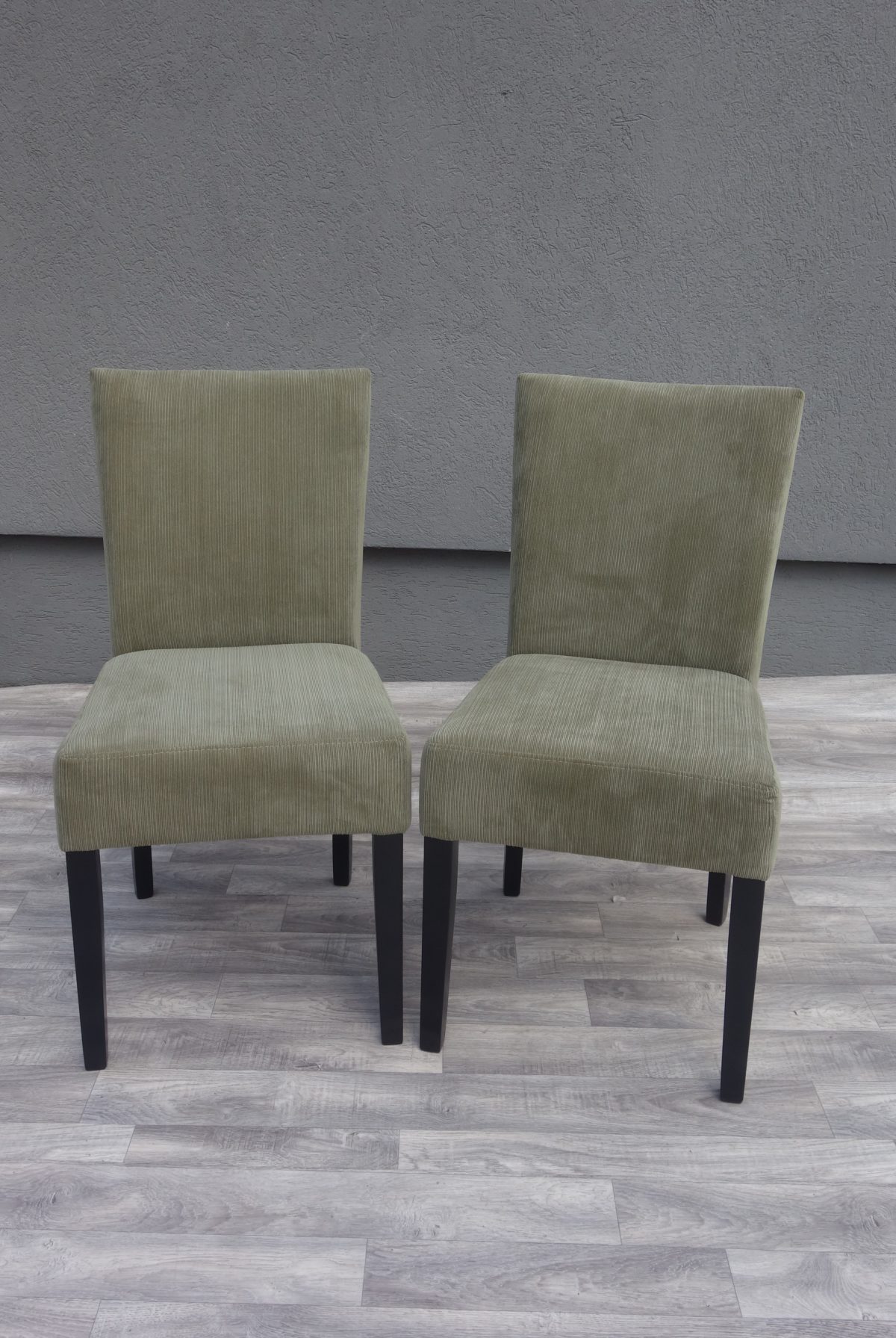 Stolička  moderná  – zelená – Obrázok 2