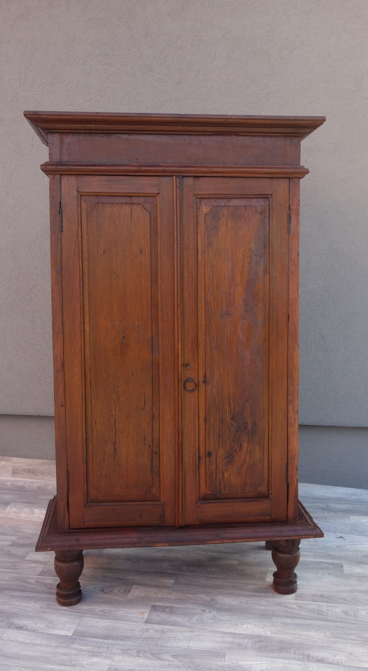 Skriňa  teaková  -  (B) – Obrázok 2