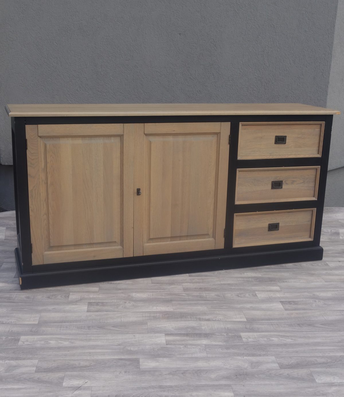 Komoda   v   dvojfarebnom   prevedení – Obrázok 2