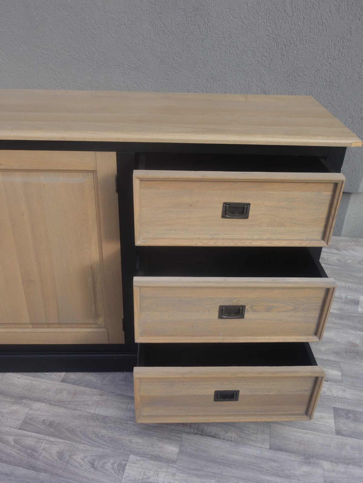 Komoda   v   dvojfarebnom   prevedení – Obrázok 5