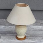 Lampa   stolná   v   kombinácii   s  drevom