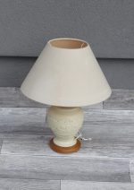 Lampa   stolná   v   kombinácii   s  drevom