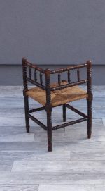 Stolička  drevená  starožitná  -  rohová – Obrázok 5