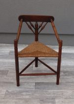 Kreslo   drevené   z   roku   cca  1900