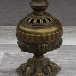 Základňa   petrolejovej   lampy   -  starožitná