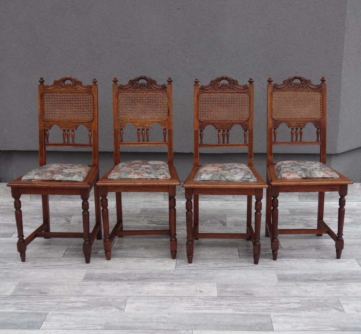 Set   historických   stoličiek -  (  4 ks  ) – Obrázok 2