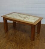 Stolík   konferenčný   s   dláždicami  (  34  )