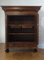 Skriňa   renesančná   z   19  .  storočia   (  76  ) – Obrázok 2