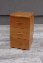 Stolík   nočný   s   3   šuplíkmi – Obrázok 2