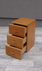 Stolík   nočný   s   3   šuplíkmi – Obrázok 3