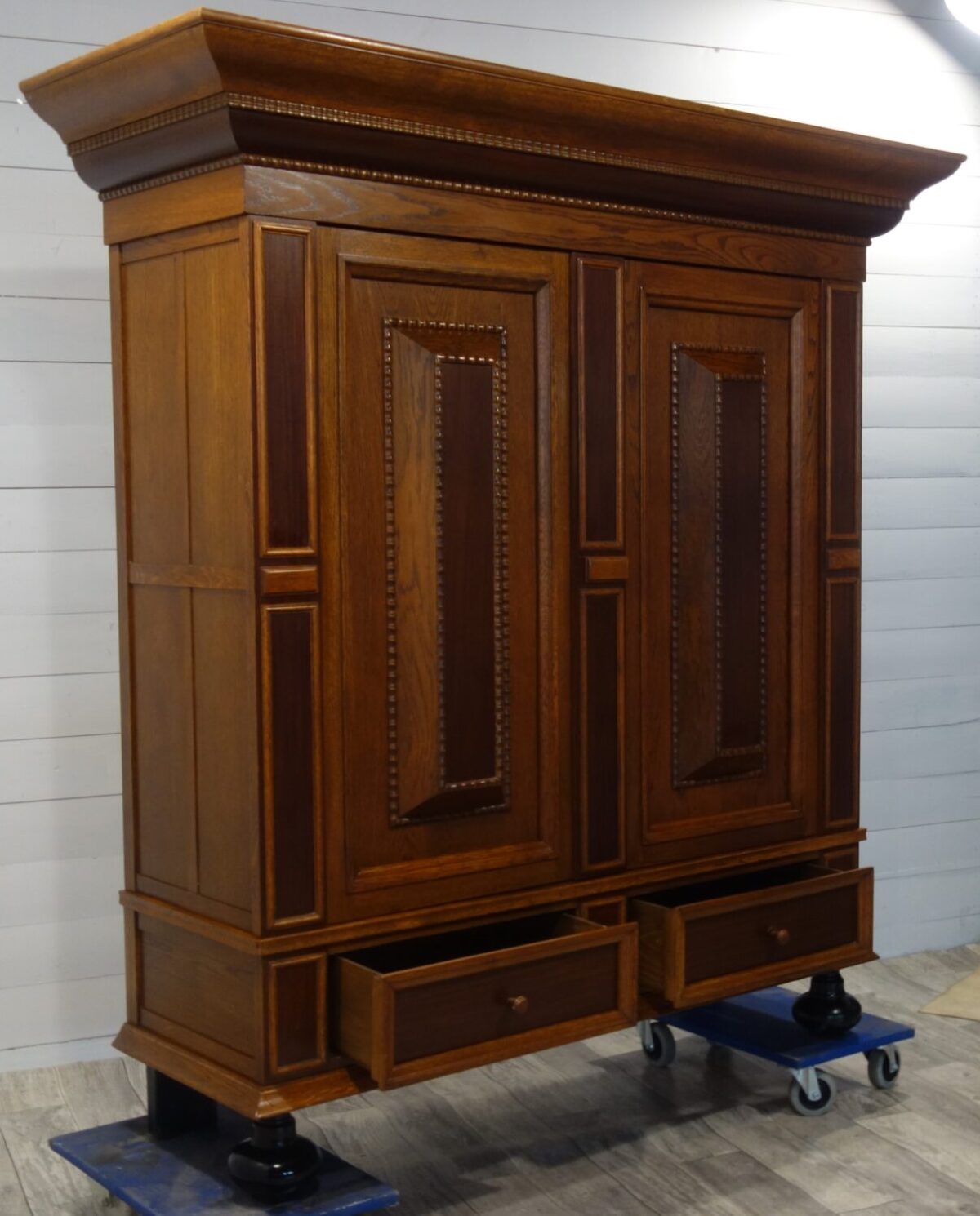 Skriňa  starožitná  (  165  ) – Obrázok 5